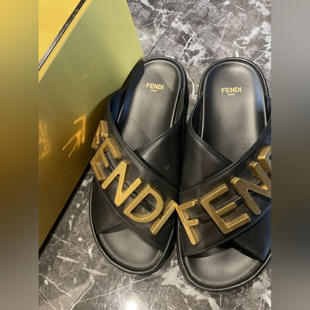 Fendi Logo Sandals - Picture 3 of 10